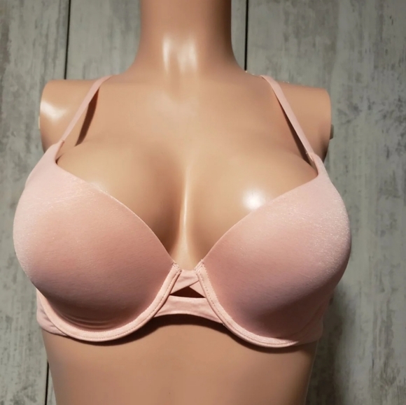 Victoria's Secret Perfect Shape push-up bra - Picture 2 of 9